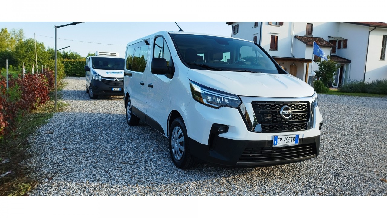 MINIVAN gruppo P NISSAN PRIMASTAR PASSO MEDIO 9 POSTI